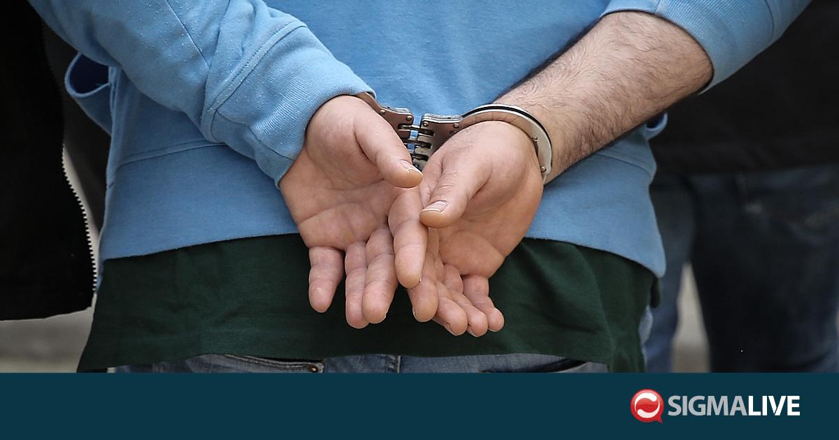 &Epsilon;&lambda;&lambda;ά&delta;&alpha;: &Chi;&epsilon;&iota;&rho;&omicron;&pi;έ&delta;&epsilon;&sigmaf; &sigma;&epsilon; 74&chi;&rho;&omicron;&nu;&omicron; &gamma;&iota;&alpha;&tau;&rho;ό &mu;&epsilon;&tau;ά &alpha;&pi;ό &kappa;&alpha;&tau;&alpha;&gamma;&gamma;&epsilon;&lambda;ί&alpha; &kappa;&alpha;&tau;ά&chi;&rho;&eta;&sigma;&eta;&sigmaf; &alpha;&nu;ή&lambda;&iota;&kappa;&omicron;&upsilon;