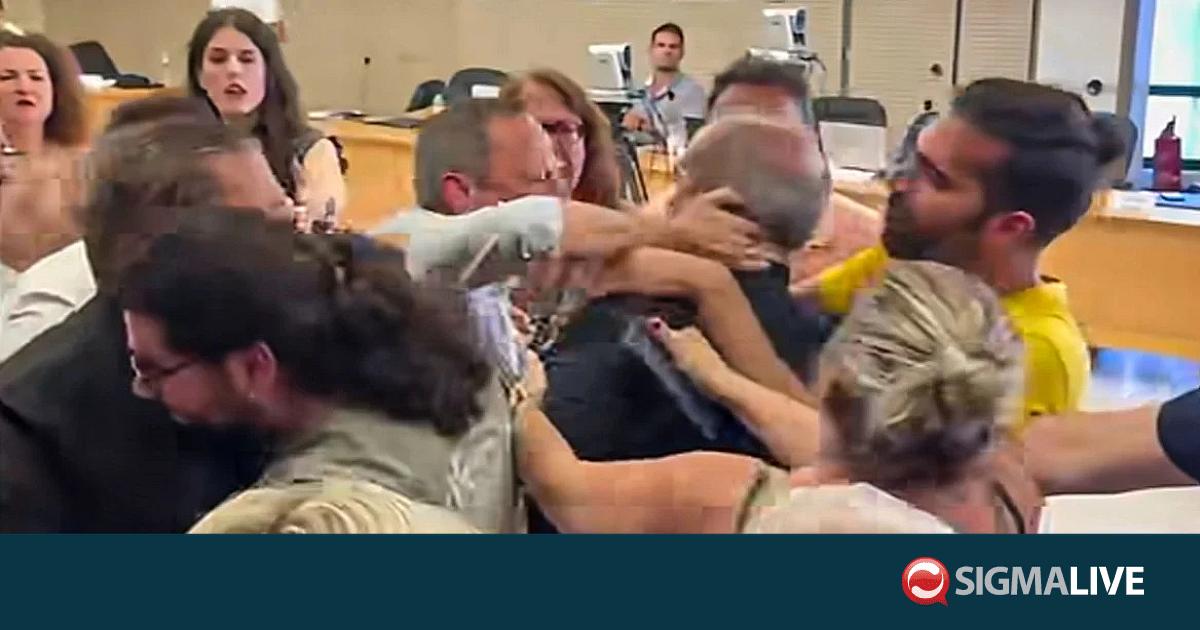 &Omicron; &kappa;&alpha;&kappa;ό&sigmaf; &chi;&alpha;&mu;ό&sigmaf; &sigma;&tau;&eta;&nu; &Epsilon;&lambda;&lambda;ά&delta;&alpha;: &Sigma;&upsilon;&nu;&epsilon;&delta;&rho;ί&alpha;&sigma;&eta; &Delta;ή&mu;&omicron;&upsilon; &mu;&epsilon;&tau;&alpha;&tau;&rho;ά&pi;&eta;&kappa;&epsilon; &sigma;&epsilon; &rho;&iota;&nu;&gamma;&kappa; (&Beta;&Iota;&Nu;&Tau;&Epsilon;&Omicron;)