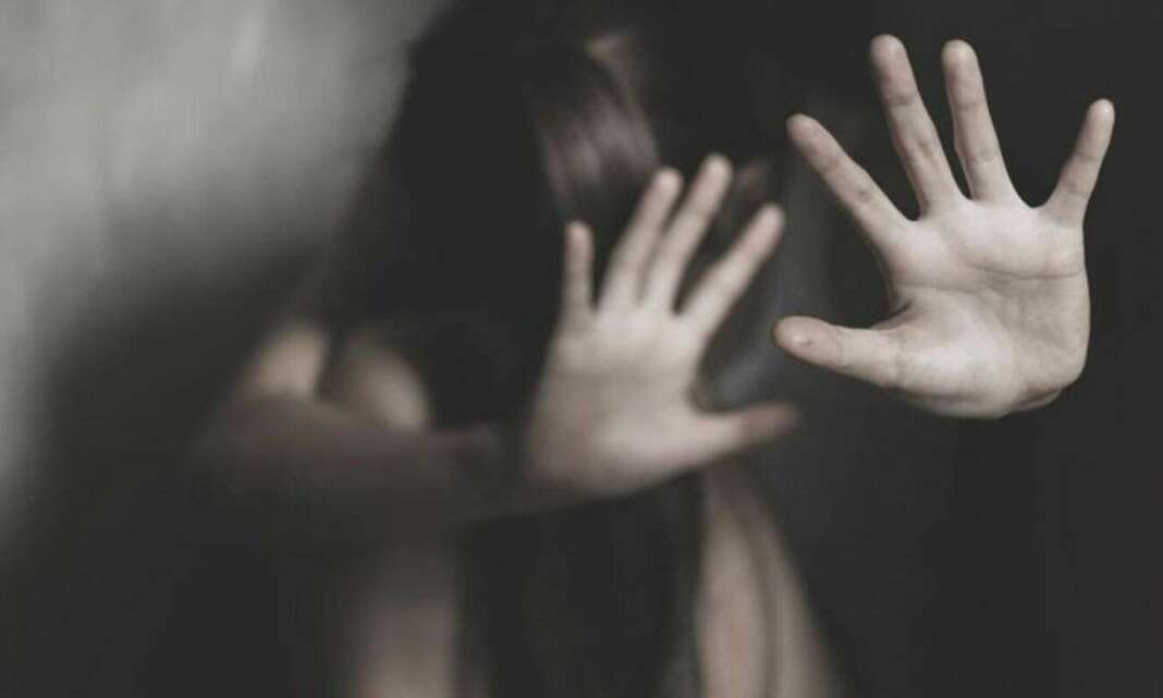 Κατηγορούμενος για βιασμό συζύγου και απαγωγή των 