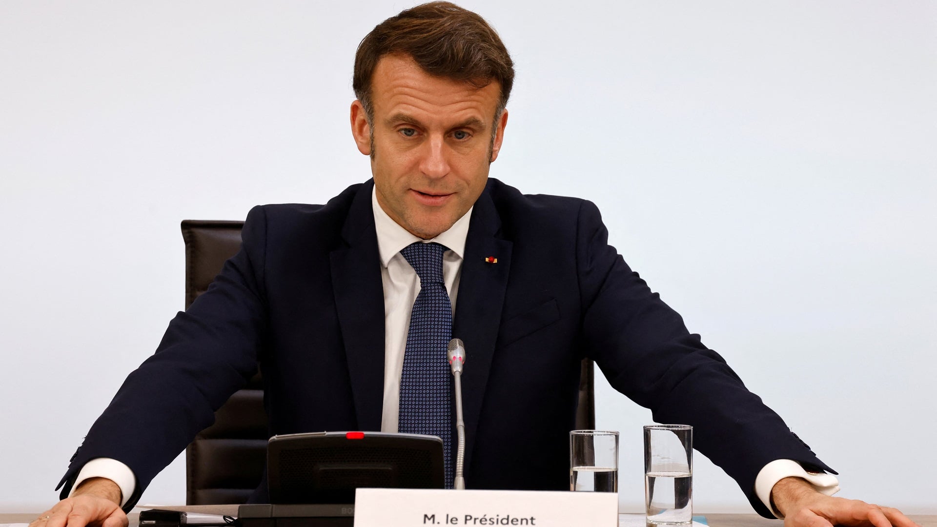 Μακρόν: «Η εμπιστοσύνη στους θεσμούς μας» έχει κλο
