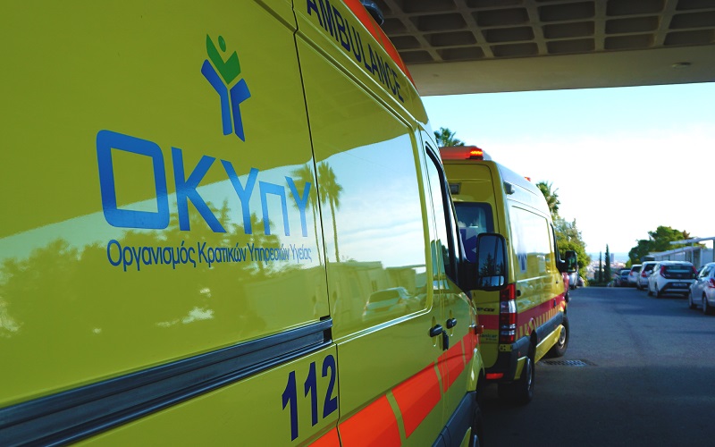 Μοτοσικλετιστής παρέσυρε 50χρονη πεζή – Νοσηλεύεται σε σοβαρ