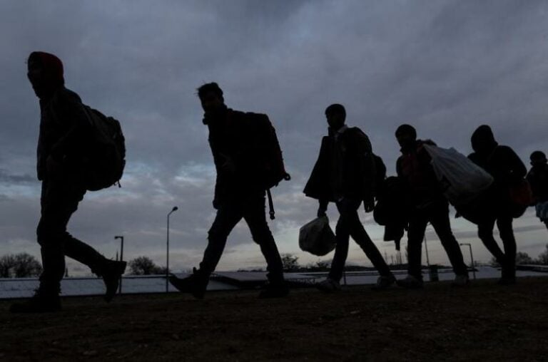 &Epsilon;&theta;&epsilon;&lambda;&omicron;&nu;&tau;&iota;&kappa;ή &mu;&epsilon;&tau;&epsilon;&gamma;&kappa;&alpha;&tau;ά&sigma;&tau;&alpha;&sigma;&eta; 3.039 &alpha;&iota;&tau;&omicron;ύ&nu;&tau;&omega;&nu; &delta;&iota;&epsilon;&theta;&nu;&omicron;ύ&sigmaf; &pi;&rho;&omicron;&sigma;&tau;&alpha;&sigma;ί&alpha;&sigmaf; &alpha;&pi;ό &Kappa;ύ&pi;&rho;&omicron;