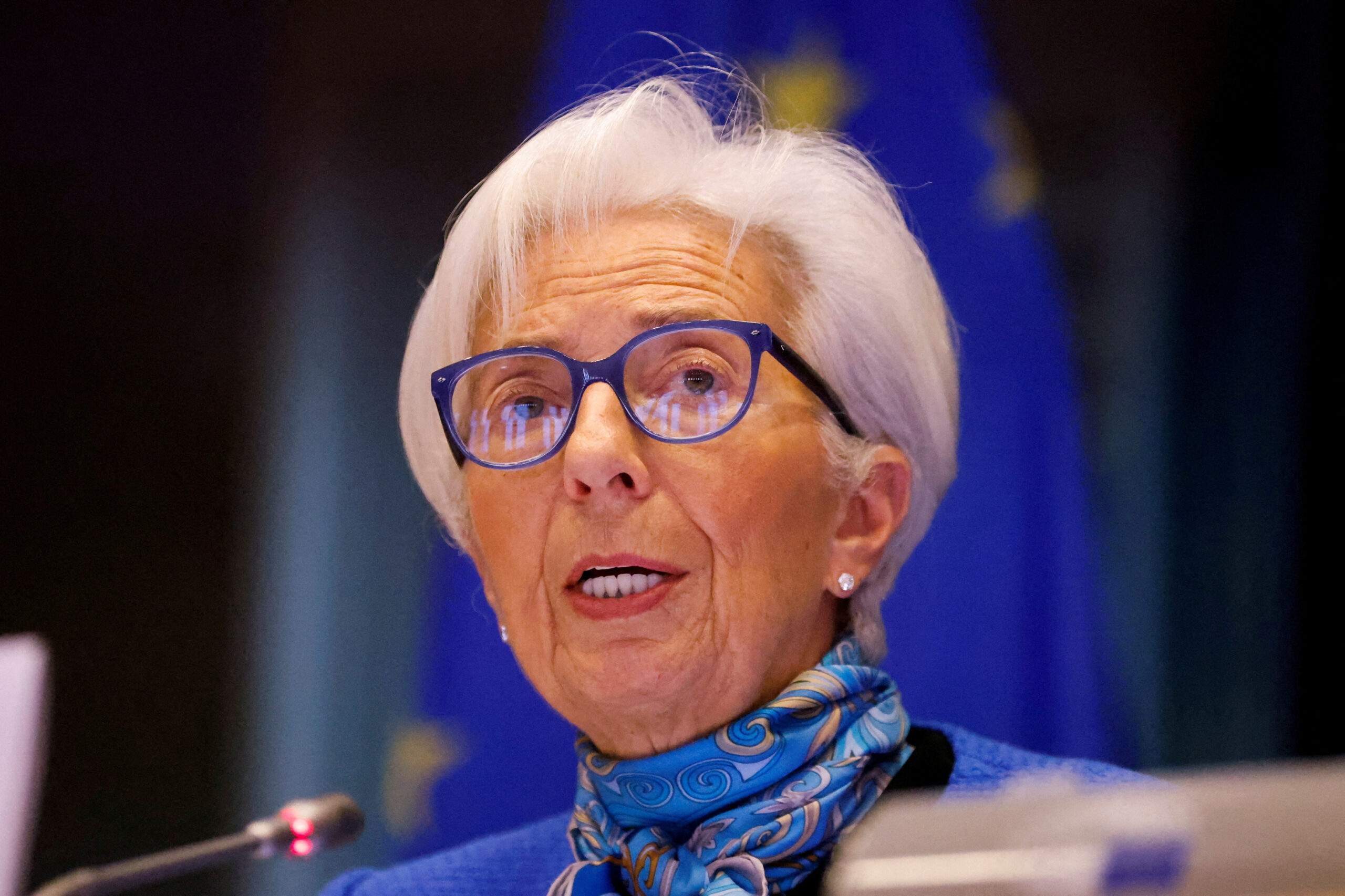 Λαγκάρντ: Αναγκαία η αύξηση των επιτοκίων για να μην ξεφύγει