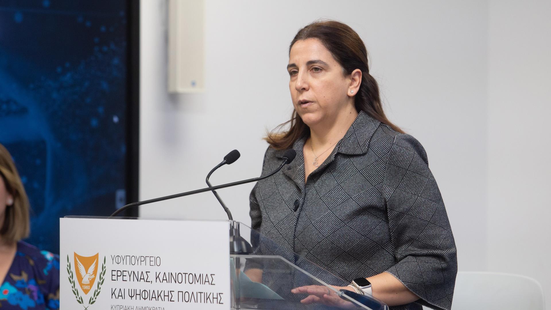 &Sigma;&upsilon;&nu;ά&nu;&tau;&eta;&sigma;&eta; &tau;&eta;&sigmaf; &Upsilon;&phi;&upsilon;&pi;&omicron;&upsilon;&rho;&gamma;&omicron;ύ &pi;&alpha;&rho;ά &tau;&omega; &Pi;&rho;&omicron;έ&delta;&rho;&omega; &mu;&epsilon; &tau;&omicron; &Delta;&Sigma; &tau;&omicron;&upsilon; &Epsilon;&Iota;&Tau;