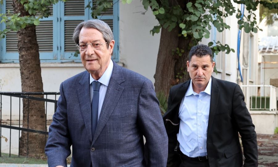 &laquo;&Kappa;&rho;ά&tau;&omicron;&sigmaf; &Mu;&alpha;&phi;ί&alpha;&raquo;: Ό&lambda;&epsilon;&sigmaf; &omicron;&iota; &alpha;&nu;&alpha;&phi;&omicron;&rho;έ&sigmaf; &gamma;&iota;&alpha; &tau;&omicron;&nu; &Nu;ί&kappa;&omicron; &Alpha;&nu;&alpha;&sigma;&tau;&alpha;&sigma;&iota;ά&delta;&eta; &sigma;&tau;&omicron; &pi;ό&rho;&iota;&sigma;&mu;&alpha;