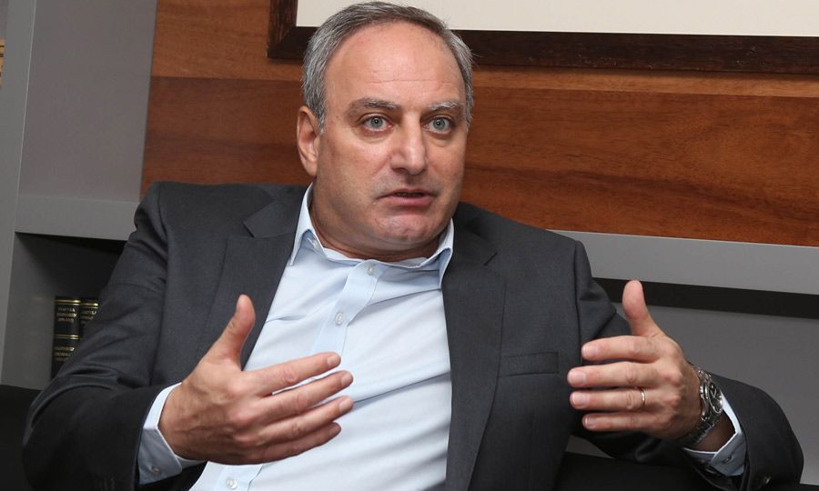 &Sigma;&tau;&epsilon;&phi;ά&nu;&omicron;&upsilon;: &Eta; &epsilon;&xi;&omega;&sigma;&tau;&rho;έ&phi;&epsilon;&iota;&alpha; &kappa;&alpha;&iota; &eta; &pi;&omicron;&lambda;&iota;&tau;&iota;&kappa;ή &tau;&omega;&nu; &sigma;&upsilon;&mu;&mu;&alpha;&chi;&iota;ώ&nu; &alpha;&pi;&omicron;&tau;&upsilon;&pi;ώ&theta;&eta;&kappa;&alpha;&nu; &sigma;&tau;&omicron; &Alpha;&Kappa;&Epsilon;&Lambda;
