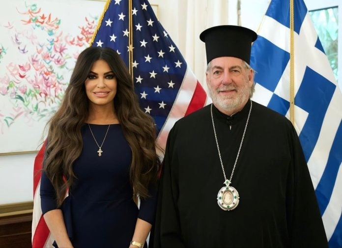 &Pi;&rho;έ&sigma;&beta;&eta;&sigmaf; &Eta;&Pi;&Alpha;: &Sigma;&upsilon;&nu;ά&nu;&tau;&eta;&sigma;&eta; &mu;&epsilon; &Alpha;&rho;&chi;&iota;&epsilon;&pi;ί&sigma;&kappa;&omicron;&pi;&omicron; &Theta;&upsilon;&alpha;&tau;&epsilon;ί&rho;&omega;&nu; &kappa;&alpha;&iota; &Mu;&epsilon;&gamma;ά&lambda;&eta;&sigmaf; &Beta;&rho;&epsilon;&tau;&alpha;&nu;ί&alpha;&sigmaf;
