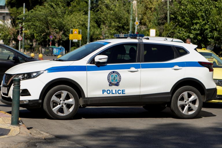 &Nu;&epsilon;&kappa;&rho;ό&sigmaf; &mu;&epsilon; &tau;&rho;&alpha;ύ&mu;&alpha;&tau;&alpha; &alpha;&pi;ό &mu;&alpha;&chi;&alpha;ί&rho;&iota; &beta;&rho;έ&theta;&eta;&kappa;&epsilon; &eta;&lambda;&iota;&kappa;&iota;&omega;&mu;έ&nu;&omicron;&sigmaf; &sigma;&tau;&alpha; &Chi;&alpha;&nu;&iota;ά
