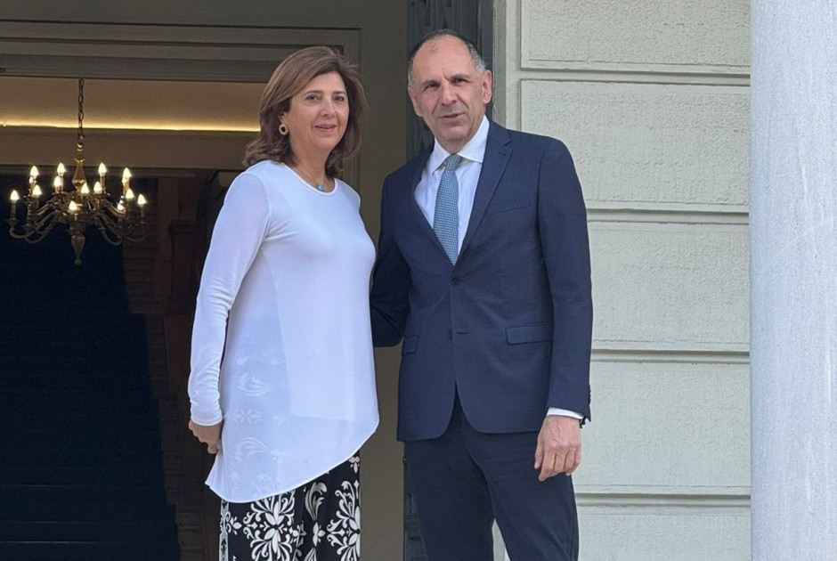 &Sigma;&upsilon;&nu;ά&nu;&tau;&eta;&sigma;&eta; &Gamma;&epsilon;&rho;&alpha;&pi;&epsilon;&tau;&rho;ί&tau;&eta;-&Omicron;&lambda;&gamma;&kappa;ί&nu;: &Epsilon;&pi;ί &tau;ά&pi;&eta;&tau;&omicron;&sigmaf; &tau;&alpha; &epsilon;&pi;ό&mu;&epsilon;&nu;&alpha; &beta;ή&mu;&alpha;&tau;&alpha; &gamma;&iota;&alpha; &tau;&omicron; &Kappa;&upsilon;&pi;&rho;&iota;&alpha;&kappa;ό