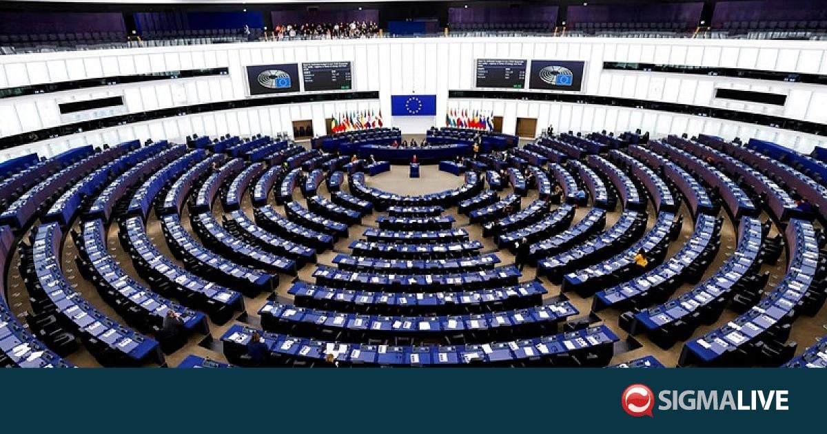 &laquo;&Sigma;&tau;&epsilon;ί&lambda;&tau;&epsilon; &tau;&omicron;&upsilon;&sigmaf; &pi;ί&sigma;&omega;&raquo;-&laquo;&Nu;&tau;&rho;&omicron;&pi;ή &sigma;&alpha;&sigmaf;&raquo;: &Pi;&alpha;&nu;&eta;&gamma;&upsilon;&rho;&iota;&sigma;&mu;&omicron;ί &sigma;&epsilon; &Epsilon;&Kappa; &gamma;&iota;&alpha; &epsilon;&pi;&iota;&sigma;&tau;&rho;&omicron;&phi;έ&sigmaf; &mu;&epsilon;&tau;&alpha;&nu;&alpha;&sigma;&tau;ώ&nu;