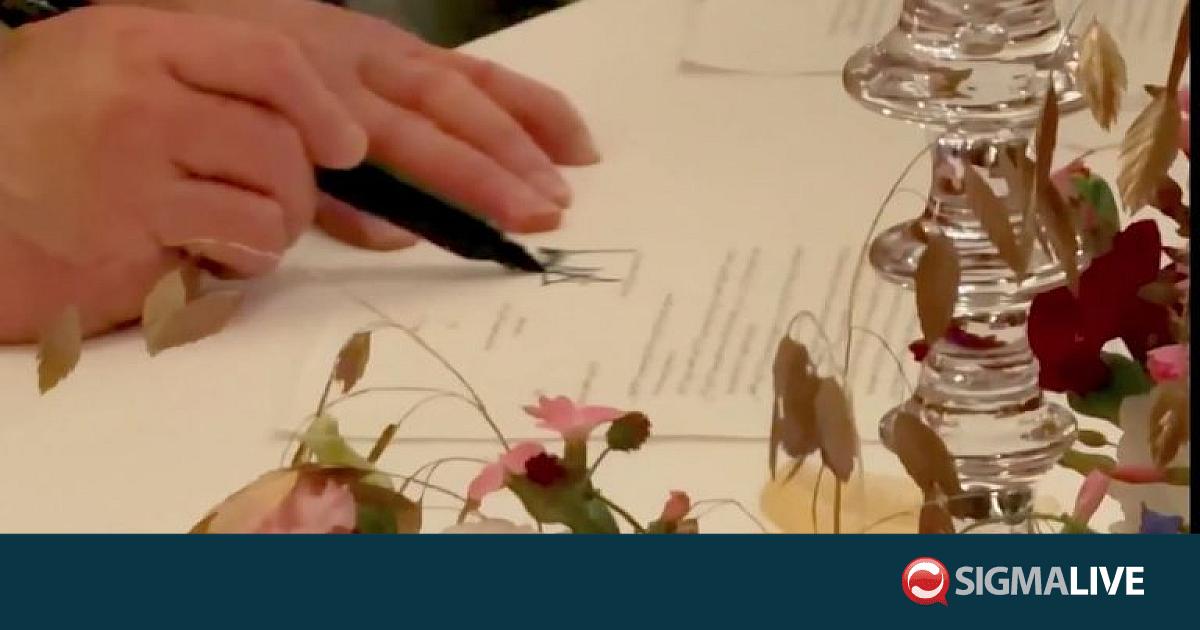 &Eta; &sigma;&tau;&iota;&gamma;&mu;ή &pi;&omicron;&upsilon; &omicron; &Tau;&rho;&alpha;&mu;&pi; &upsilon;&pi;&omicron;&gamma;&rho;ά&phi;&epsilon;&iota; &tau;&eta; &sigma;&upsilon;&mu;&phi;&omega;&nu;ί&alpha; &Eta;&Pi;&Alpha;