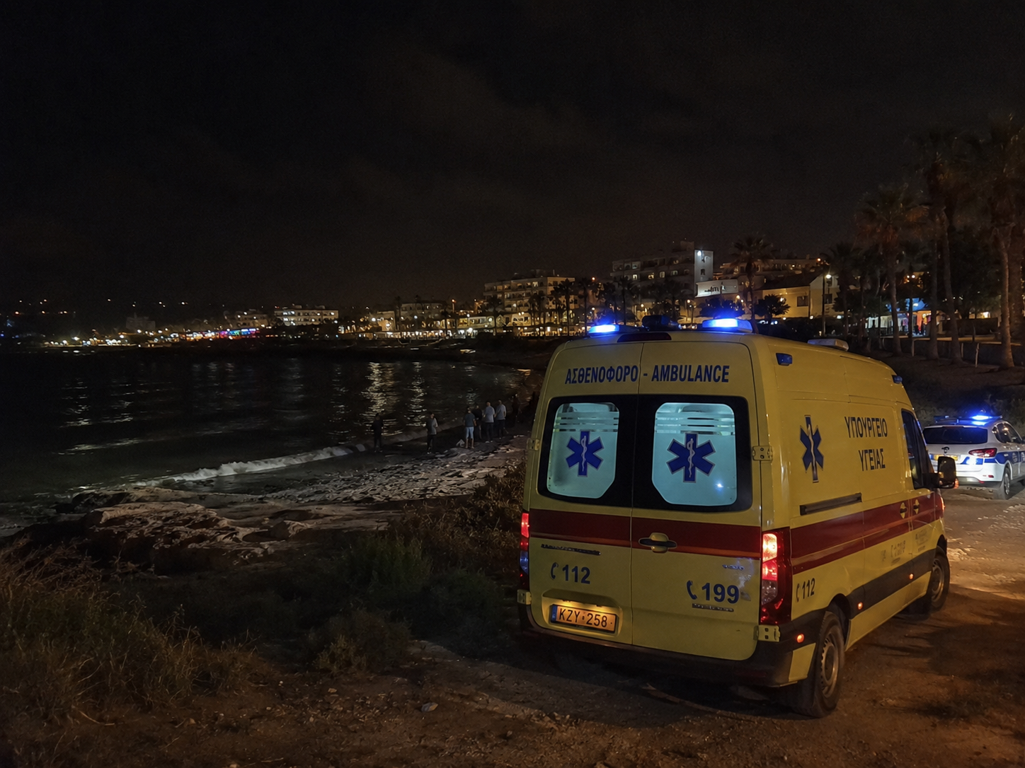 &Delta;&iota;&pi;&lambda;ό&sigmaf; &pi;&nu;&iota;&gamma;&mu;ό&sigmaf; 2 &gamma;&upsilon;&nu;&alpha;&iota;&kappa;ώ&nu; &sigma;&epsilon; &pi;&alpha;&rho;&alpha;&lambda;ί&alpha; &tau;&eta;&sigmaf; &Omicron;&rho;ό&kappa;&lambda;&iota;&nu;&eta;&sigmaf;