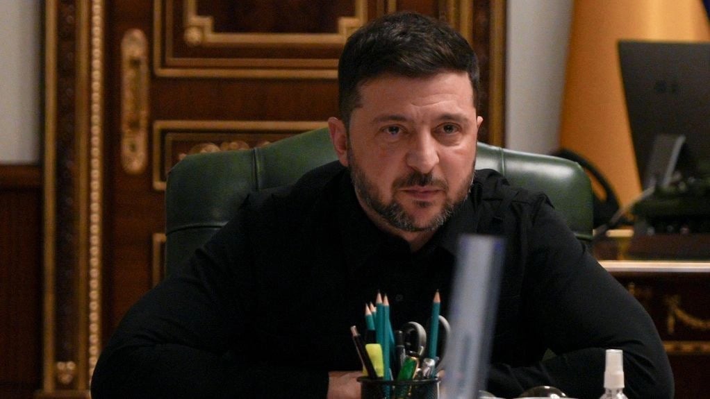 &Zeta;&epsilon;&lambda;έ&nu;&sigma;&kappa;&iota;: &laquo;&Nu;&alpha;&iota;&raquo; &sigma;&tau;&eta;&nu; &pi;&rho;ό&tau;&alpha;&sigma;&eta; &tau;&omicron;&upsilon; &Lambda;&omicron;ύ&lambda;&alpha; &nu;&alpha; &sigma;&upsilon;&mu;&beta;ά&lambda;&epsilon;&iota; &sigma;&epsilon; &epsilon;&iota;&rho;&eta;&nu;&epsilon;&upsilon;&tau;&iota;&kappa;ή &sigma;&upsilon;&mu;&phi;&omega;&nu;ί&alpha;