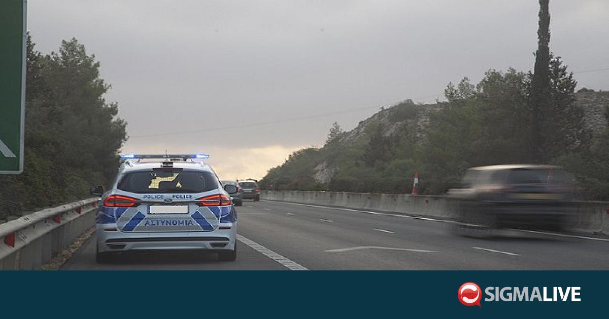 &Kappa;&alpha;&rho;&alpha;&mu;&pi;ό&lambda;&alpha; &tau;&rho;&iota;ώ&nu; &omicron;&chi;&eta;&mu;ά&tau;&omega;&nu; &sigma;&tau;&omicron;&nu; &alpha;&upsilon;&tau;&omicron;&kappa;&iota;&nu;&eta;&tau;ό&delta;&rho;&omicron;&mu;&omicron; &Lambda;&epsilon;&upsilon;&kappa;&omega;&sigma;ί&alpha;&sigmaf;
