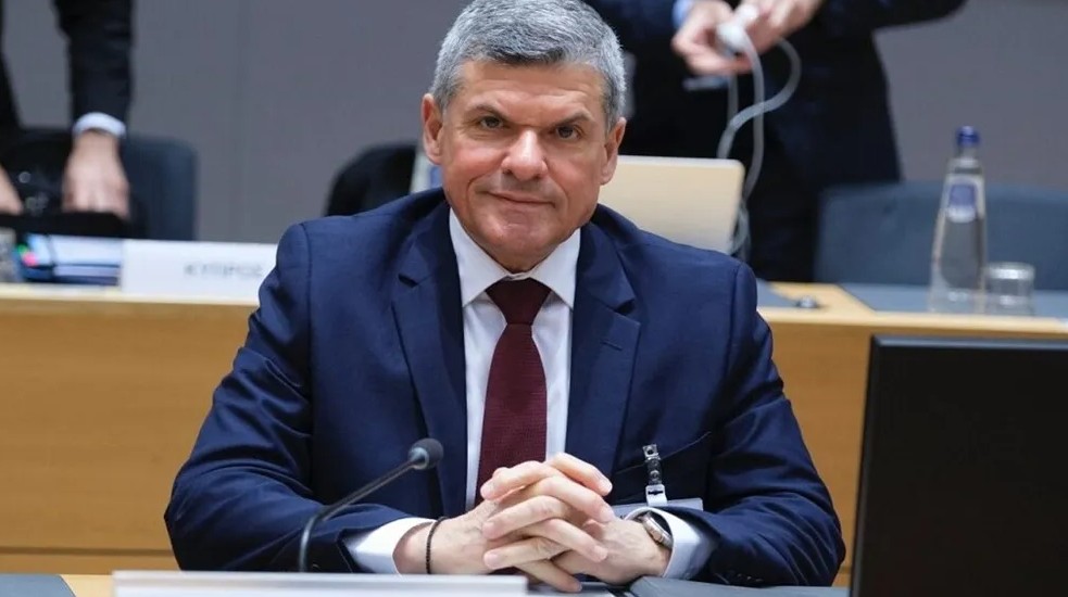 &Pi;&alpha;&pi;&alpha;&nu;&alpha;&sigma;&tau;&alpha;&sigma;ί&omicron;&upsilon;: &Omicron;&iota; &mu;&pi;&alpha;&tau;&alpha;&rho;ί&epsilon;&sigmaf; &theta;&alpha; &mu;&epsilon;&iota;ώ&sigma;&omicron;&upsilon;&nu; &tau;&iota;&sigmaf; &pi;&epsilon;&rho;&iota;&kappa;&omicron;&pi;έ&sigmaf; &Alpha;&Pi;&Epsilon;