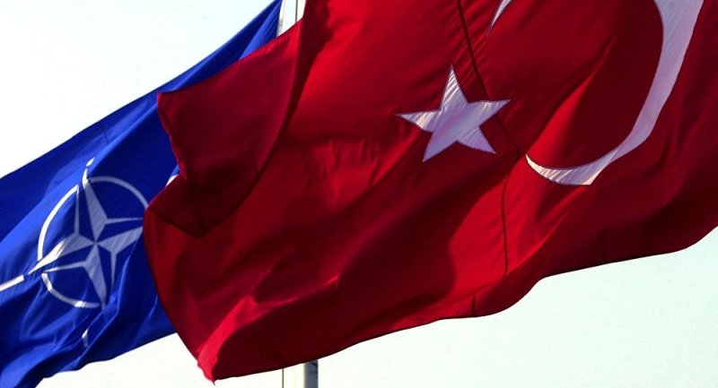 &Tau;&omicron;&upsilon;&rho;&kappa;ί&alpha;: &Epsilon;&nu;ί&sigma;&chi;&upsilon;&sigma;&eta; &tau;&eta;&sigmaf; &alpha;&mu;&upsilon;&nu;&tau;&iota;&kappa;ή&sigmaf; &sigma;&upsilon;&nu;&epsilon;&rho;&gamma;&alpha;&sigma;ί&alpha;&sigmaf; &mu;&epsilon; &Pi;&omicron;&lambda;&omega;&nu;ί&alpha; &sigma;&tau;&alpha; &pi;&lambda;&alpha;ί&sigma;&iota;&alpha; &tau;&omicron;&upsilon; &Nu;&Alpha;&Tau;&Omicron;