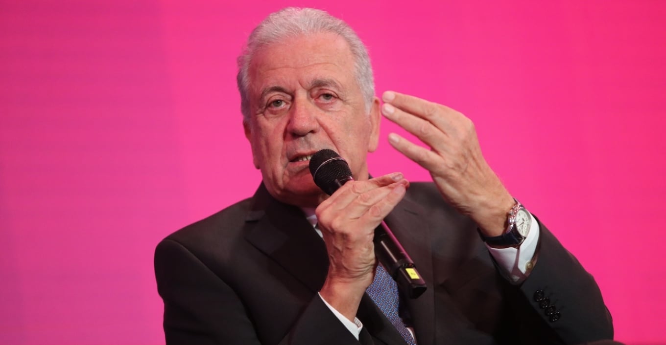 &Alpha;&beta;&rho;&alpha;&mu;ό&pi;&omicron;&upsilon;&lambda;&omicron;&sigmaf; &gamma;&iota;&alpha; έ&nu;&tau;&alpha;&lambda;&mu;&alpha; &sigma;ύ&lambda;&lambda;&eta;&psi;&eta;&sigmaf;: &laquo;Ό&lambda;&eta; &alpha;&upsilon;&tau;ή &eta; &iota;&sigma;&tau;&omicron;&rho;ί&alpha; &epsilon;ί&nu;&alpha;&iota; &mu;&iota;&alpha; &mu;&pi;&omicron;ύ&rho;&delta;&alpha;&raquo;