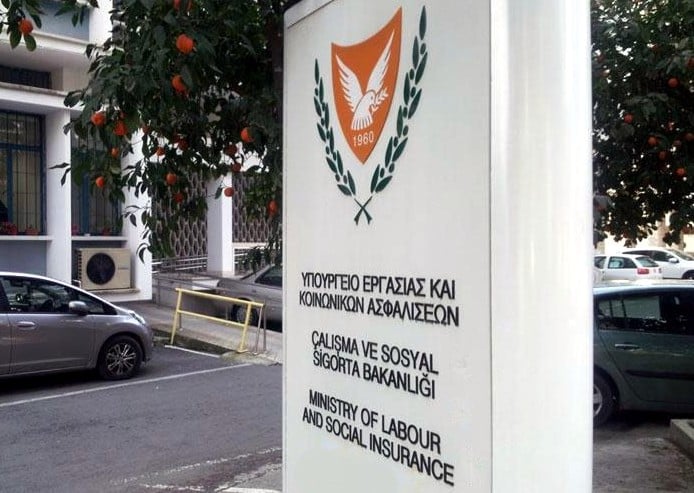 &Kappa;&upsilon;&pi;&rho;&iota;&alpha;&kappa;ή &Pi;&rho;&omicron;&epsilon;&delta;&rho;ί&alpha;: &Sigma;&upsilon;&mu;&phi;&omega;&nu;ί&alpha; &gamma;&iota;&alpha; &pi;&rho;&omicron;&sigma;&tau;&alpha;&sigma;ί&alpha; &epsilon;&rho;&gamma;&alpha;&zeta;&omicron;&mu;έ&nu;&omega;&nu; &alpha;&pi;ό &kappa;&alpha;&rho;&kappa;&iota;&nu;&omicron;&gamma;ό&nu;&epsilon;&sigmaf; &omicron;&upsilon;&sigma;ί&epsilon;&sigmaf;