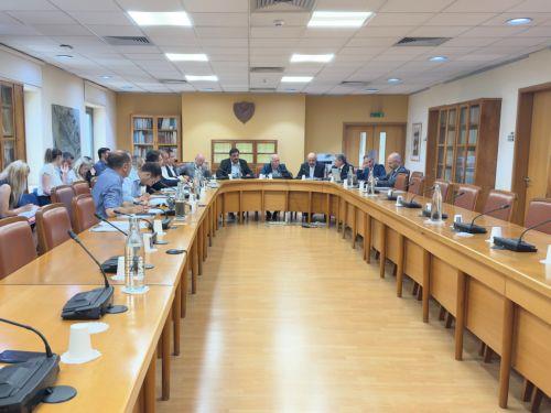 &Beta;&omicron;&upsilon;&lambda;ή: &Tau;έ&theta;&eta;&kappa;&epsilon; &zeta;ή&tau;&eta;&mu;&alpha; &kappa;&omicron;&iota;&nu;&omicron;&beta;&omicron;&upsilon;&lambda;&epsilon;&upsilon;&tau;&iota;&kappa;&omicron;ύ &epsilon;&lambda;έ&gamma;&chi;&omicron;&upsilon; &tau;&eta;&sigmaf; &Epsilon;&lambda;&epsilon;&gamma;&kappa;&tau;&iota;&kappa;ή&sigmaf; &Upsilon;&pi;&eta;&rho;&epsilon;&sigma;ί&alpha;&sigmaf;