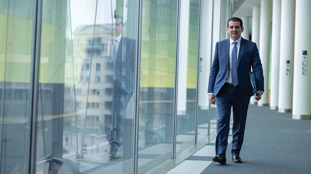 &Delta;&alpha;&mu;&iota;&alpha;&nu;ό&sigmaf;: &Sigma;&tau;ό&chi;&omicron;&sigmaf; &eta; &gamma;&epsilon;&nu;&iota;&kappa;ή &pi;&rho;&omicron;&sigma;έ&gamma;&gamma;&iota;&sigma;&eta; &gamma;&iota;&alpha; &pi;&alpha;&kappa;έ&tau;&omicron; &mu;έ&tau;&rho;&omega;&nu; &gamma;&iota;&alpha; &eta;&lambda;&epsilon;&kappa;&tau;&rho;&iota;&kappa;ά &delta;ί&kappa;&tau;&upsilon;&alpha;