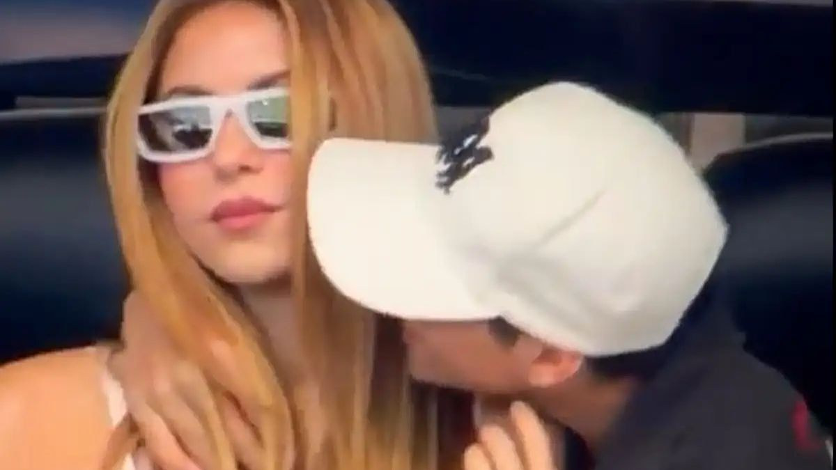 &Pi;&omicron;&iota;&omicron;&sigmaf; &phi;ί&lambda;&eta;&sigma;&epsilon; &tau;&eta; Shakira &sigma;&tau;&iota;&sigmaf; &kappa;&epsilon;&rho;&kappa;ί&delta;&epsilon;&sigmaf; &tau;&omicron;&upsilon; &Mu;&omicron;&upsilon;&nu;&tau;&iota;ά&lambda;;