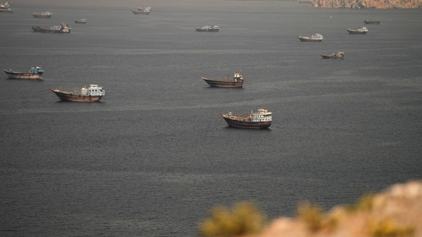 Bloomberg: &Tau;&omicron; &Omicron;&mu;ά&nu; &beta;ά&zeta;&epsilon;&iota; &sigma;&tau;&omicron; &tau;&rho;&alpha;&pi;έ&zeta;&iota; &tau;έ&lambda;&eta; &delta;&iota;έ&lambda;&epsilon;&upsilon;&sigma;&eta;&sigmaf; &sigma;&tau;&alpha; &Sigma;&tau;&epsilon;&nu;ά &tau;&omicron;&upsilon; &Omicron;&rho;&mu;&omicron;ύ&zeta;