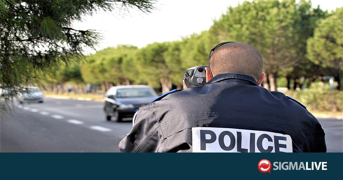 &Sigma;&tau;&omicron; &mu;&iota;&kappa;&rho;&omicron;&sigma;&kappa;ό&pi;&iota;&omicron; &tau;&eta;&sigmaf; &Alpha;&sigma;&tau;&upsilon;&nu;&omicron;&mu;ί&alpha;&sigmaf; &eta; &tau;&rho;&omicron;&chi;&alpha;ί&alpha;