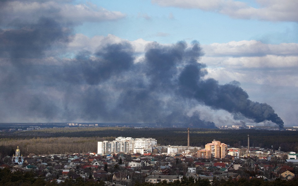 &Omicron;&upsilon;&kappa;&rho;&alpha;&nu;ί&alpha;: &Tau;&omicron;&upsilon;&lambda;ά&chi;&iota;&sigma;&tau;&omicron;&nu; &delta;ύ&omicron; ά&nu;&theta;&rho;&omega;&pi;&omicron;&iota; &tau;&rho;&alpha;&upsilon;&mu;&alpha;&tau;ί&sigma;&tau;&eta;&kappa;&alpha;&nu; &sigma;&epsilon; &rho;&omega;&sigma;&iota;&kappa;ή &epsilon;&pi;ί&theta;&epsilon;&sigma;&eta; &sigma;&tau;&omicron; &Kappa;ί&epsilon;&beta;&omicron;