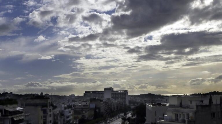 &laquo;&Alpha;&gamma;&gamma;ί&zeta;&epsilon;&iota;&raquo; &tau;&omicron;&upsilon;&sigmaf; 38&deg;C &omicron; &upsilon;&delta;&rho;ά&rho;&gamma;&upsilon;&rho;&omicron;&sigmaf; - &Pi;ό&tau;&epsilon; &alpha;&nu;&alpha;&mu;έ&nu;&epsilon;&tau;&alpha;&iota; &pi;&tau;ώ&sigma;&eta; &tau;&eta;&sigmaf; &theta;&epsilon;&rho;&mu;&omicron;&kappa;&rho;&alpha;&sigma;ί&alpha;&sigmaf;