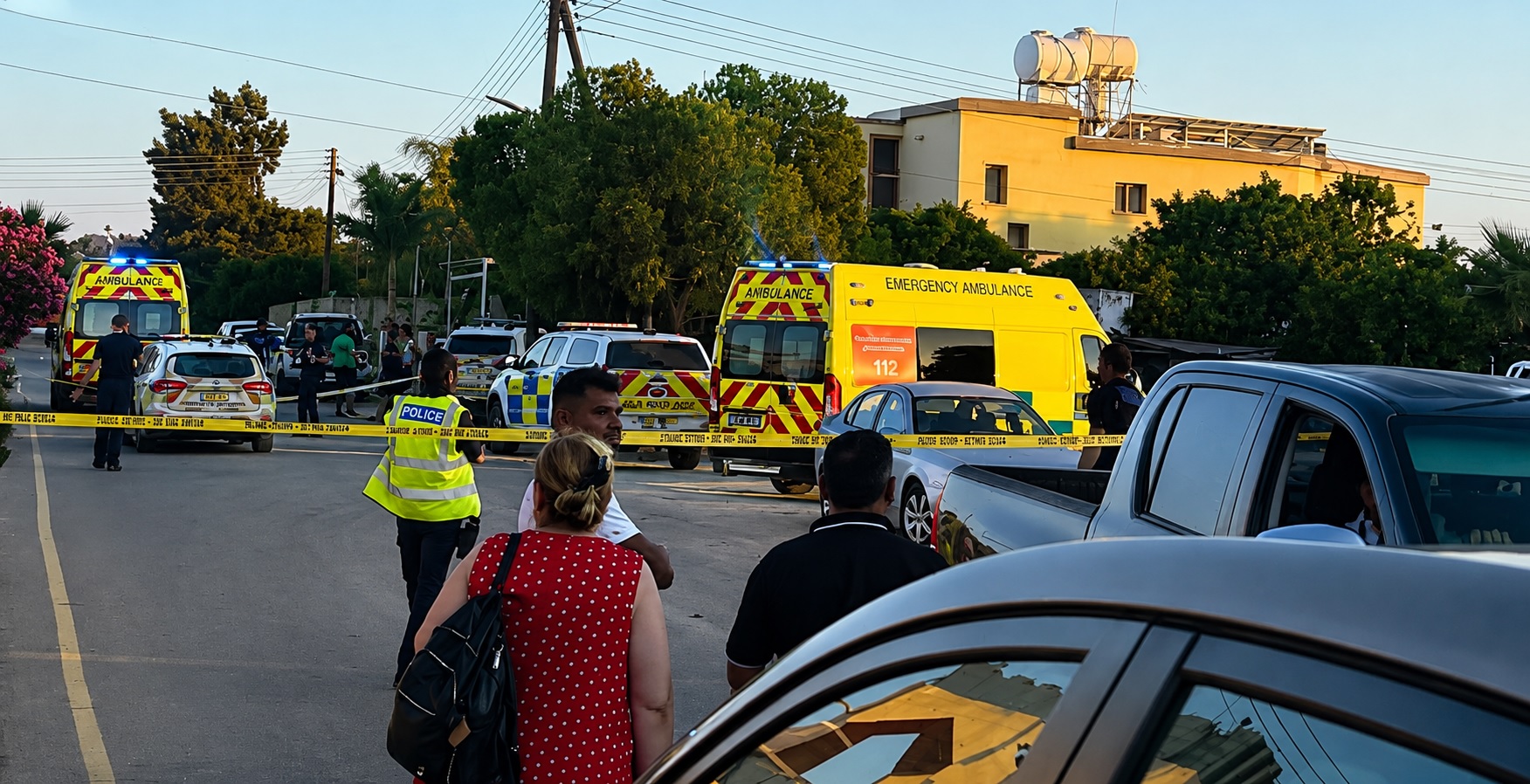 &Gamma;&iota;&alpha; &delta;&iota;&alpha;&kappa;&omicron;&pi;έ&sigmaf; &sigma;&tau;&eta;&nu; &Kappa;ύ&pi;&rho;&omicron; &tau;&alpha; &alpha;&delta;&epsilon;&lambda;&phi;ά&kappa;&iota;&alpha; - Έ&lambda;&epsilon;&iota;&pi;&alpha;&nu; &sigma;&tau;&eta; &delta;&omicron;&upsilon;&lambda;&epsilon;&iota;ά &pi;&alpha;&tau;έ&rho;&alpha;&sigmaf; &kappa;&alpha;&iota; &mu;&eta;&tau;&rho;&iota;ά