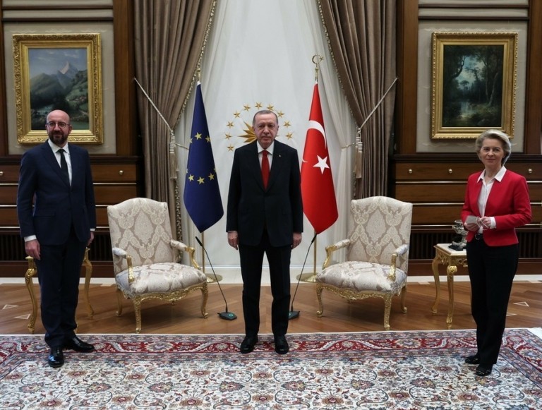 &Epsilon;&Epsilon;-&Tau;&omicron;&upsilon;&rho;&kappa;ί&alpha;: &Kappa;&omicron;&mu;&iota;&sigma;&iota;ό&nu; &gamma;&iota;&alpha; &epsilon;&pi;ί&sigma;&kappa;&epsilon;&psi;&eta; &Kappa;ά&lambda;&alpha;&sigmaf; &kappa;&alpha;&iota; &Epsilon;&pi;. &Delta;&iota;&epsilon;ύ&rho;&upsilon;&nu;&sigma;&eta;&sigmaf; &kappa;&alpha;&iota; &Mu;&epsilon;&tau;&alpha;&nu;ά&sigma;&tau;&epsilon;&upsilon;&sigma;&eta;&sigmaf;