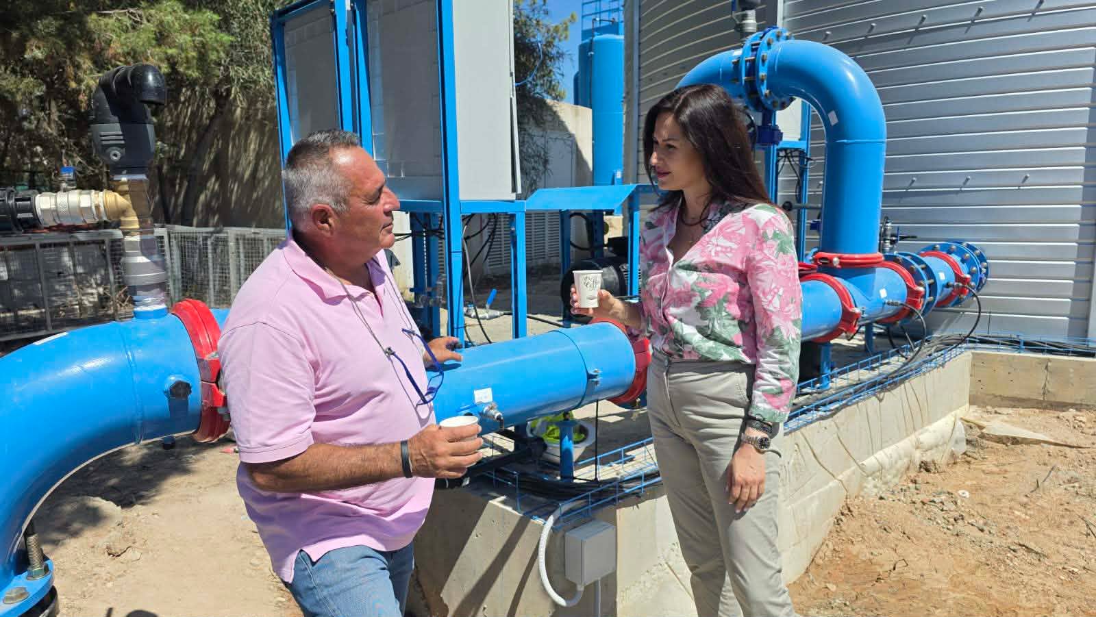 &Pi;&alpha;&nu;&alpha;&gamma;&iota;ώ&tau;&omicron;&upsilon;: &Omicron;&iota; &alpha;&phi;&alpha;&lambda;&alpha;&tau;ώ&sigma;&epsilon;&iota;&sigmaf; &phi;έ&rho;&nu;&omicron;&upsilon;&nu; &tau;&eta;&nu; &Kappa;ύ&pi;&rho;&omicron; &pi;&iota;&omicron; &kappa;&omicron;&nu;&tau;ά &sigma;&tau;&eta;&nu; &upsilon;&delta;&alpha;&tau;&iota;&kappa;ή &epsilon;&pi;ά&rho;&kappa;&epsilon;&iota;&alpha;