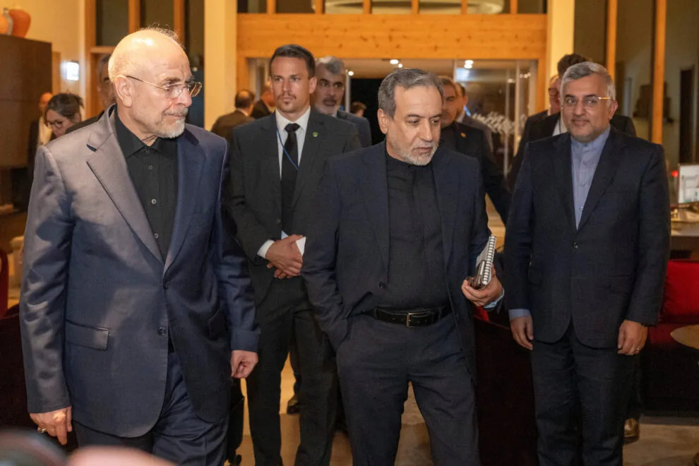 &Iota;&rho;ά&nu;: &Delta;&epsilon;&nu; έ&chi;&omicron;&upsilon;&nu; &pi;&rho;&omicron;&gamma;&rho;&alpha;&mu;&mu;&alpha;&tau;&iota;&sigma;&tau;&epsilon;ί &sigma;&upsilon;&nu;&omicron;&mu;&iota;&lambda;ί&epsilon;&sigmaf; &mu;&epsilon; &Eta;&Pi;&Alpha; &tau;&iota;&sigmaf; &pi;&rho;&omicron;&sigma;&epsilon;&chi;&epsilon;ί&sigmaf; &mu;έ&rho;&epsilon;&sigmaf;