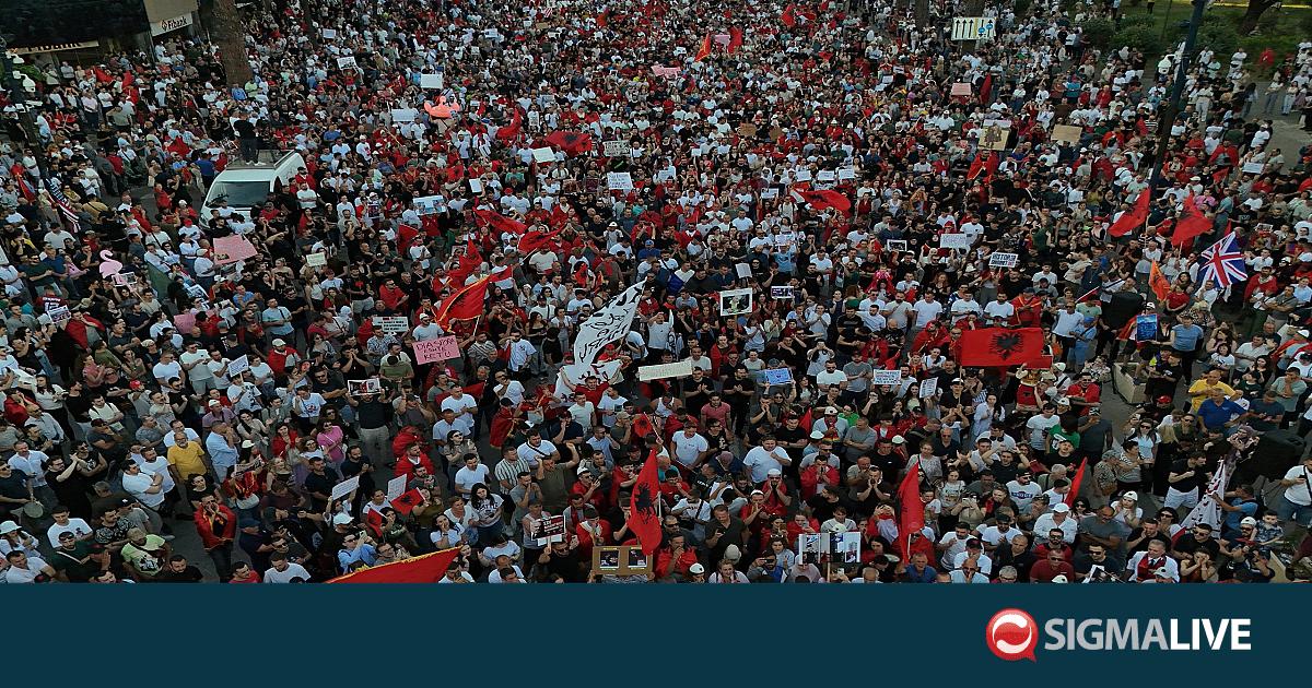 &Alpha;&lambda;&beta;&alpha;&nu;ί&alpha;: &Delta;&iota;&alpha;&delta;&eta;&lambda;&omega;&tau;έ&sigmaf; &pi;έ&tau;&alpha;&xi;&alpha;&nu; &alpha;&upsilon;&gamma;ά &sigma;&epsilon; &alpha;&upsilon;&tau;&omicron;&kappa;ί&nu;&eta;&tau;&alpha; &beta;&omicron;&upsilon;&lambda;&epsilon;&upsilon;&tau;ώ&nu;&ndash;&Omicron;&iota; &alpha;&rho;&chi;έ&sigmaf; έ&lambda;&alpha;&beta;&alpha;&nu; &mu;έ&tau;&rho;&alpha;