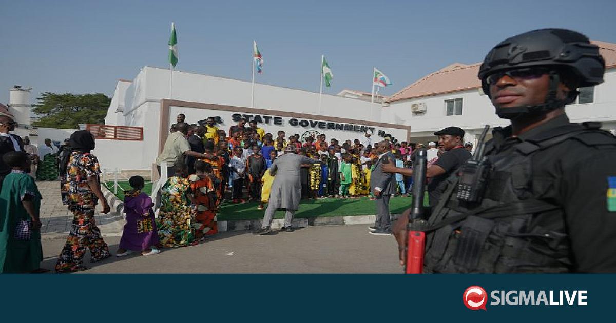 &Tau;&zeta;&iota;&chi;&alpha;&nu;&tau;&iota;&sigma;&tau;έ&sigmaf; &alpha;&pi;ή&gamma;&alpha;&gamma;&alpha;&nu; 37 &mu;&alpha;&theta;&eta;&tau;έ&sigmaf; &alpha;&pi;ό &sigma;&chi;&omicron;&lambda;&epsilon;ί&omicron; &sigma;&tau;&eta; &Nu;&iota;&gamma;&eta;&rho;ί&alpha;