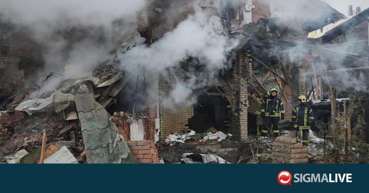 &Omicron;&upsilon;&kappa;&rho;&alpha;&nu;ί&alpha;: &Tau;&rho;&epsilon;&iota;&sigmaf; &nu;&epsilon;&kappa;&rho;&omicron;ί &sigma;&epsilon; &rho;&omega;&sigma;&iota;&kappa;ά &pi;&lambda;ή&gamma;&mu;&alpha;&tau;&alpha;