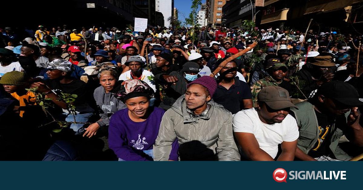 &Nu;ό&tau;&iota;&alpha; &Alpha;&phi;&rho;&iota;&kappa;ή: &Tau;&omicron;&upsilon;&lambda;ά&chi;&iota;&sigma;&tau;&omicron;&nu; 900 &sigma;&upsilon;&lambda;&lambda;ή&psi;&epsilon;&iota;&sigmaf; &sigma;&tau;&iota;&sigmaf; &pi;&omicron;&rho;&epsilon;ί&epsilon;&sigmaf; &kappa;&alpha;&tau;ά &tau;&omega;&nu; &mu;&epsilon;&tau;&alpha;&nu;&alpha;&sigma;&tau;ώ&nu;
