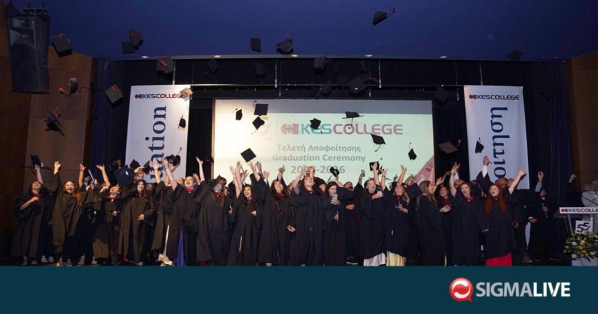 KES College: &Delta;&iota;&pi;&lambda;ή &gamma;&iota;&omicron;&rho;&tau;ή &gamma;&iota;&alpha; &tau;&omicron;&upsilon;&sigmaf; &alpha;&pi;&omicron;&phi;&omicron;ί&tau;&omicron;&upsilon;&sigmaf; &kappa;&alpha;&iota; &tau;&alpha; 55 &chi;&rho;ό&nu;&iota;&alpha; &epsilon;&kappa;&pi;&alpha;ί&delta;&epsilon;&upsilon;&sigma;&eta;&sigmaf;