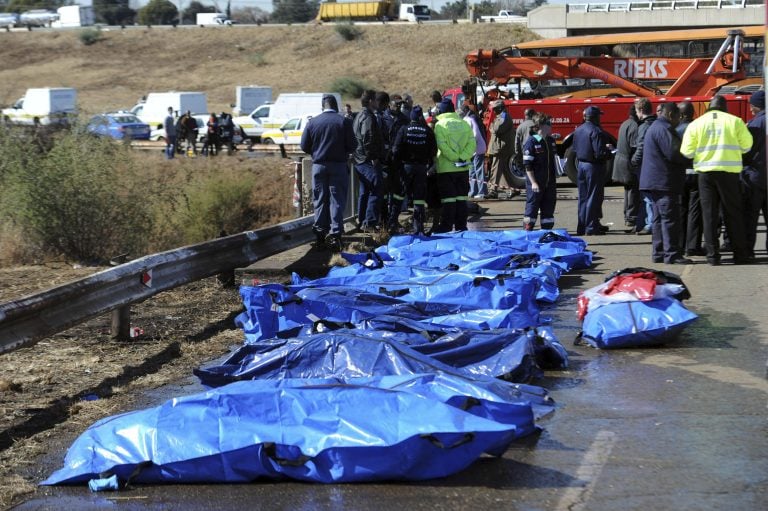 &Nu;ό&tau;&iota;&alpha; &Alpha;&phi;&rho;&iota;&kappa;ή: &Tau;&omicron;&upsilon;&lambda;ά&chi;&iota;&sigma;&tau;&omicron;&nu; 16 &nu;&epsilon;&kappa;&rho;&omicron;ί &kappa;&alpha;&iota; 20 &tau;&rho;&alpha;&upsilon;&mu;&alpha;&tau;ί&epsilon;&sigmaf; &alpha;&pi;ό &alpha;&nu;&alpha;&tau;&rho;&omicron;&pi;ή &lambda;&epsilon;&omega;&phi;&omicron;&rho;&epsilon;ί&omicron;&upsilon;