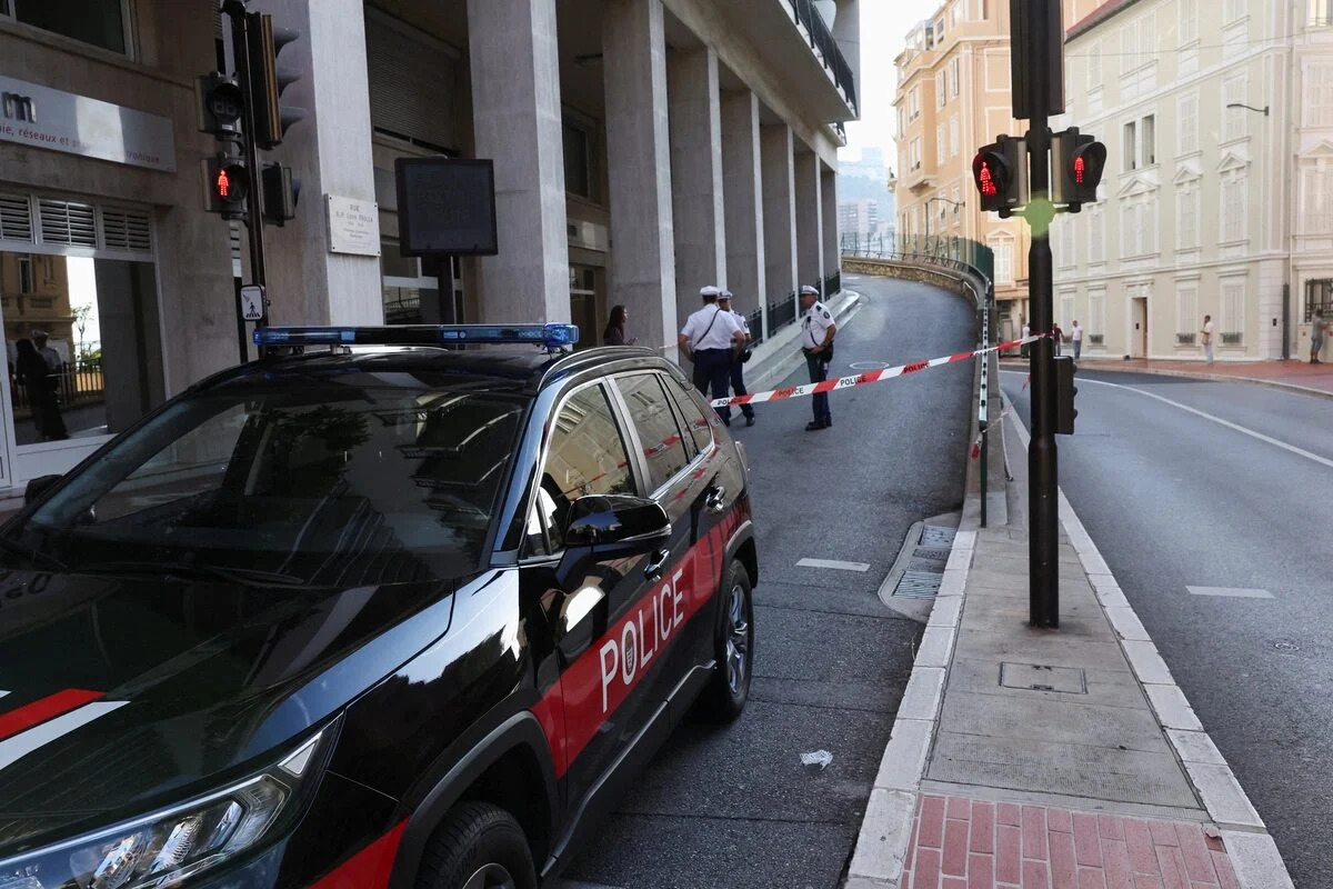 &Beta;&omicron;&mu;&beta;&iota;&sigma;&tau;&iota;&kappa;ή &epsilon;&pi;ί&theta;&epsilon;&sigma;&eta; &sigma;&tau;&omicron; &Mu;&omicron;&nu;&alpha;&kappa;ό: &Tau;&alpha;&upsilon;&tau;&omicron;&pi;&omicron;ί&eta;&theta;&eta;&kappa;&epsilon; &upsilon;&pi;ό&pi;&tau;&omicron;&sigmaf;-&Epsilon;&kappa;&delta;ό&theta;&eta;&kappa;&epsilon; έ&nu;&tau;&alpha;&lambda;&mu;&alpha; &sigma;ύ&lambda;&lambda;&eta;&psi;&eta;&sigmaf;