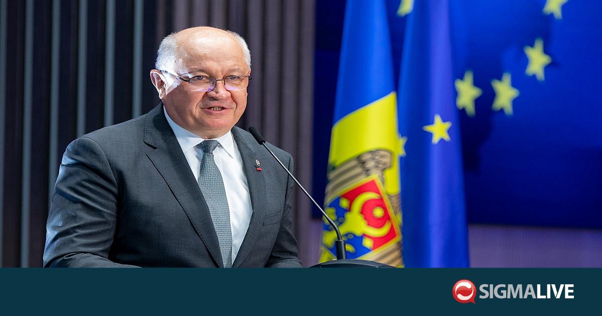 &Mu;&omicron;&lambda;&delta;&alpha;&beta;ί&alpha;: &Pi;&alpha;&rho;&alpha;&iota;&tau;ή&theta;&eta;&kappa;&epsilon; &omicron; &pi;&rho;&omega;&theta;&upsilon;&pi;&omicron;&upsilon;&rho;&gamma;ό&sigmaf; &Mu;&omicron;&upsilon;&nu;&tau;&epsilon;ά&nu;&omicron;&upsilon;