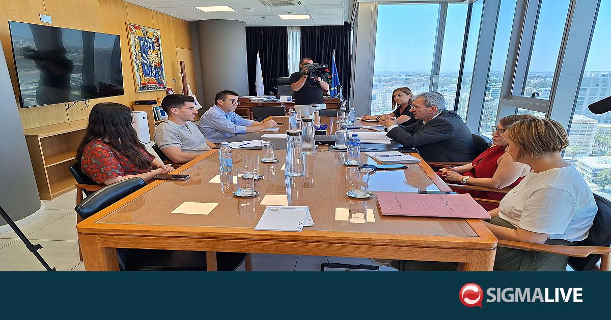 &Epsilon;ί&delta;&epsilon; &Phi;&epsilon;&iota;&delta;ί&alpha; &omicron; &Mu;&omicron;&upsilon;&sigma;&iota;&omicron;ύ&tau;&tau;&alpha;&sigmaf;-&Pi;&rho;ό&tau;&alpha;&sigma;&eta; &gamma;&iota;&alpha; &euro;1088 &sigma;ύ&nu;&tau;&alpha;&xi;&eta; &mu;&epsilon;&tau;ά &tau;&alpha; 25 &chi;&rho;ό&nu;&iota;&alpha; &epsilon;&iota;&sigma;&phi;&omicron;&rho;ώ&nu;