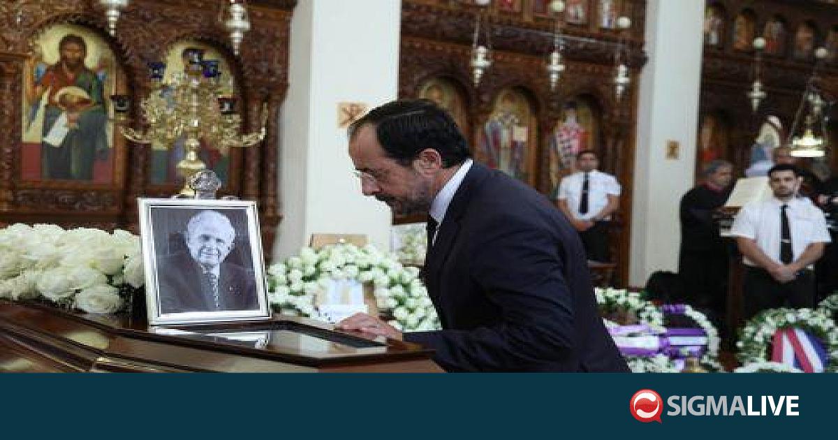 &Alpha;&pi;&omicron;&chi;&alpha;&iota;&rho;έ&tau;&eta;&sigma;&alpha;&nu; &tau;&omicron;&nu; &Nu;ί&kappa;&omicron; &Sigma;&iota;&alpha;&kappa;ό&lambda;&alpha; &omicron; &Pi;&tau;&Delta;, &pi;&omicron;&lambda;&iota;&tau;&iota;&kappa;&omicron;ί &kappa;&alpha;&iota; &epsilon;&pi;&iota;&chi;&epsilon;&iota;&rho;&eta;&mu;&alpha;&tau;ί&epsilon;&sigmaf;