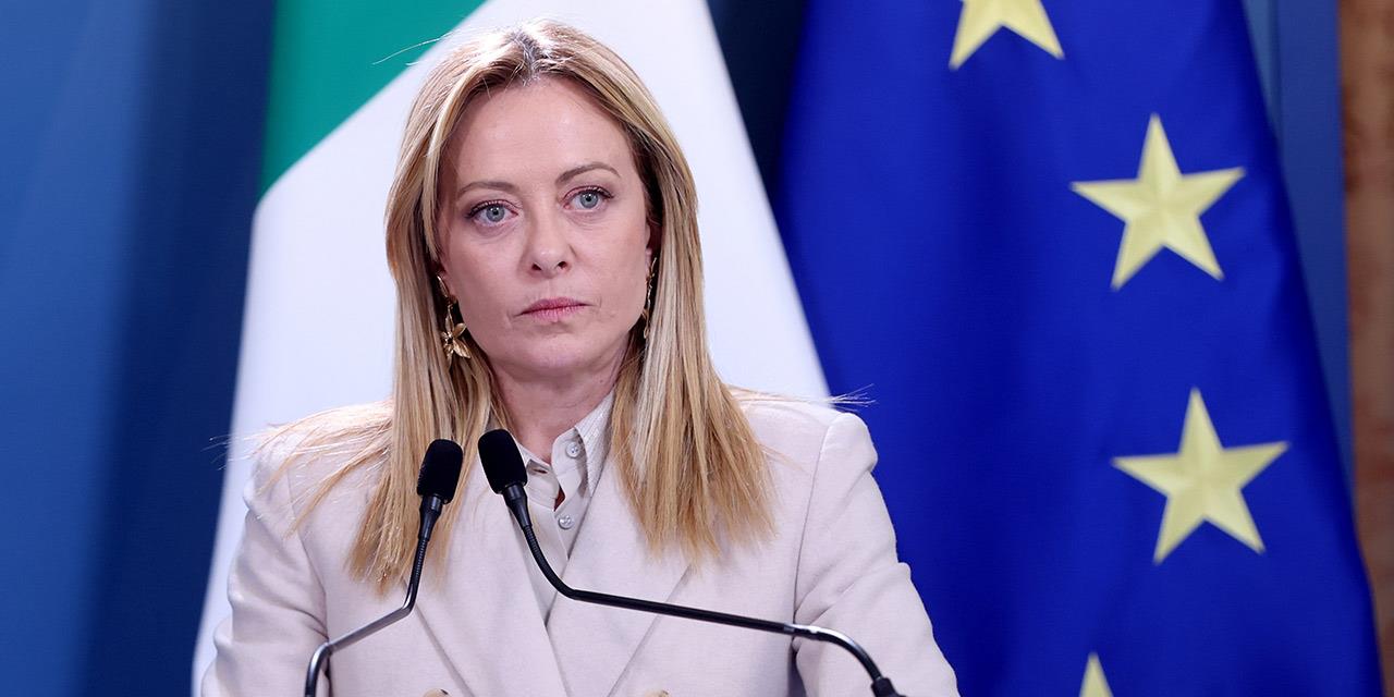 &Mu;&epsilon;&lambda;ό&nu;&iota;: &Tau;&omicron; &Nu;&Alpha;&Tau;&Omicron; &epsilon;ί&nu;&alpha;&iota; &epsilon;&nu;&omega;&mu;έ&nu;&omicron; &kappa;&alpha;&iota; &alpha;&pi;&omicron;&phi;&alpha;&sigma;&iota;&sigma;&mu;έ&nu;&omicron; &nu;&alpha; &epsilon;&nu;&iota;&sigma;&chi;&upsilon;&theta;&epsilon;ί -&Tau;&iota; &lambda;έ&epsilon;&iota; &gamma;&iota;&alpha; &Tau;&rho;&alpha;&mu;&pi;