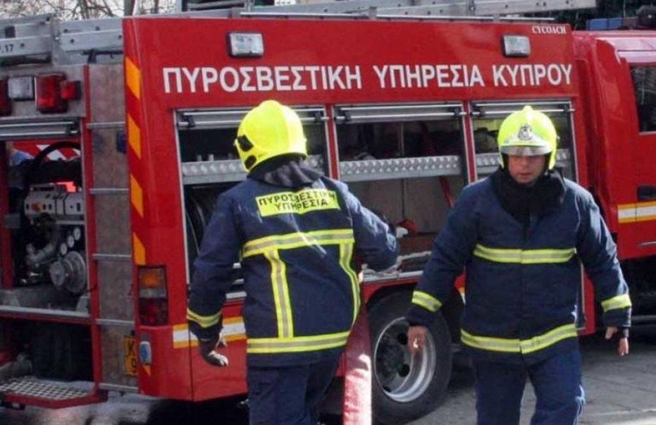 Λευκωσία: Πυρκαγιά σε βαρέλι επεκτάθηκε σε όχημα