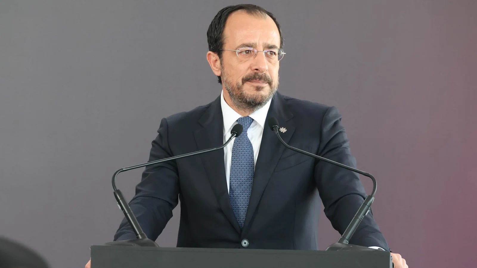 &Pi;&rho;ό&epsilon;&delta;&rho;&omicron;&sigmaf;: &Sigma;&tau;&alpha;&theta;&epsilon;&rho;ό&tau;&eta;&tau;&alpha;, &pi;&rho;&omicron;&omicron;&pi;&tau;&iota;&kappa;ή, &alpha;&nu;ά&pi;&tau;&upsilon;&xi;&eta; &kappa;&alpha;&iota; &alpha;&sigma;&phi;ά&lambda;&epsilon;&iota;&alpha; &eta; &kappa;&alpha;&tau;&epsilon;ύ&theta;&upsilon;&nu;&sigma;&eta; &tau;&eta;&sigmaf; &chi;ώ&rho;&alpha;&sigmaf;