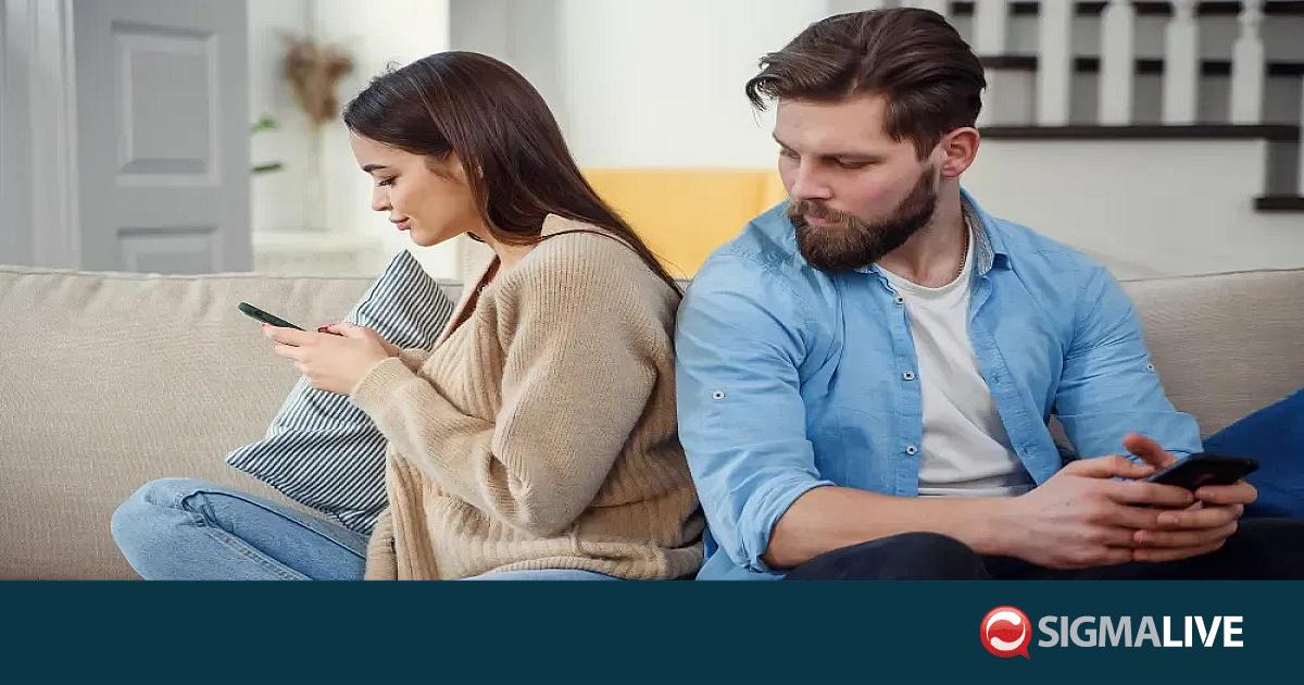 Phubbing: &Eta; &psi;&eta;&phi;&iota;&alpha;&kappa;ή &sigma;&upsilon;&nu;ή&theta;&epsilon;&iota;&alpha; &pi;&omicron;&upsilon; &alpha;&pi;&epsilon;&iota;&lambda;&epsilon;ί &tau;&iota;&sigmaf; &omicron;&iota;&kappa;&omicron;&gamma;&epsilon;&nu;&epsilon;&iota;&alpha;&kappa;έ&sigmaf; &sigma;&chi;έ&sigma;&epsilon;&iota;&sigmaf;