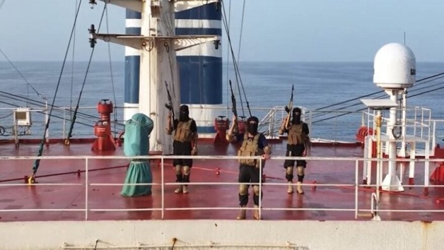 &Chi;&omicron;ύ&theta;&iota;: &Alpha;&pi;&epsilon;&iota;&lambda;ή &omicron; &delta;&iota;&pi;&lambda;ό&sigmaf; &theta;&alpha;&lambda;ά&sigma;&sigma;&iota;&omicron;&sigmaf; &alpha;&pi;&omicron;&kappa;&lambda;&epsilon;&iota;&sigma;&mu;ό&sigmaf; &gamma;&iota;&alpha; &nu;&alpha;&upsilon;&tau;&iota;&lambda;ί&alpha; &kappa;&alpha;&iota; &alpha;&gamma;&omicron;&rho;ά &epsilon;&nu;έ&rho;&gamma;&epsilon;&iota;&alpha;&sigmaf;