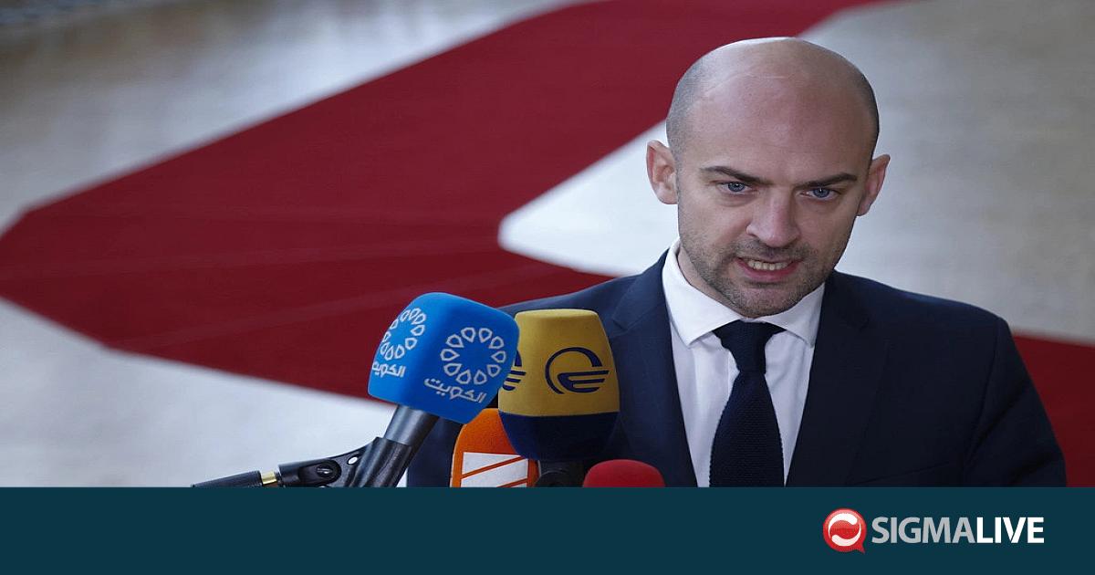 &Gamma;&alpha;&lambda;&lambda;ί&alpha;: &Omicron; &Rho;ώ&sigma;&omicron;&sigmaf; &pi;&rho;έ&sigma;&beta;&eta;&sigmaf; &sigma;&tau;&omicron; &Upsilon;&Pi;&Epsilon;&Xi; &gamma;&iota;&alpha; &tau;&eta;&nu; &epsilon;&kappa;&sigma;&tau;&rho;&alpha;&tau;&epsilon;ί&alpha; &kappa;&upsilon;&beta;&epsilon;&rho;&nu;&omicron;&epsilon;&pi;&iota;&theta;έ&sigma;&epsilon;&omega;&nu;