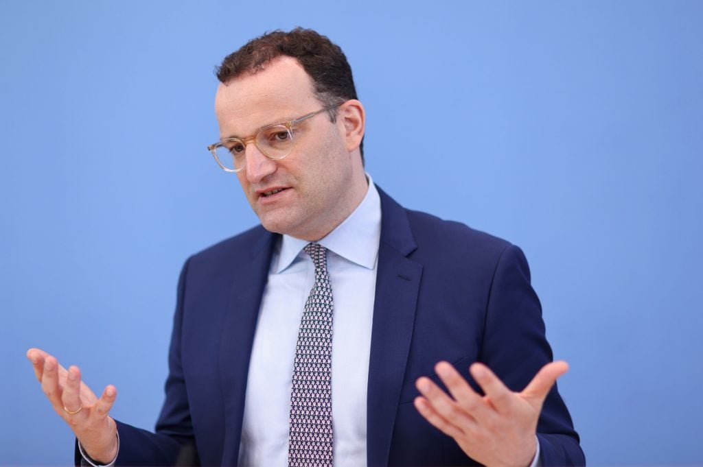 &Gamma;&epsilon;&rho;&mu;&alpha;&nu;ί&alpha;: &Zeta;&eta;&tau;&omicron;ύ&nu; &pi;&alpha;&rho;&alpha;ί&tau;&eta;&sigma;&eta; &tau;&omicron;&upsilon; &Gamma;&epsilon;&nu;&sigmaf; &Sigma;&pi;&alpha;&nu;- &Alpha;&pi;έ&kappa;&tau;&eta;&sigma;&epsilon; &pi;&alpha;&iota;&delta;ί &mu;&epsilon; &pi;&alpha;&rho;έ&nu;&theta;&epsilon;&tau;&eta; &mu;&eta;&tau;έ&rho;&alpha;